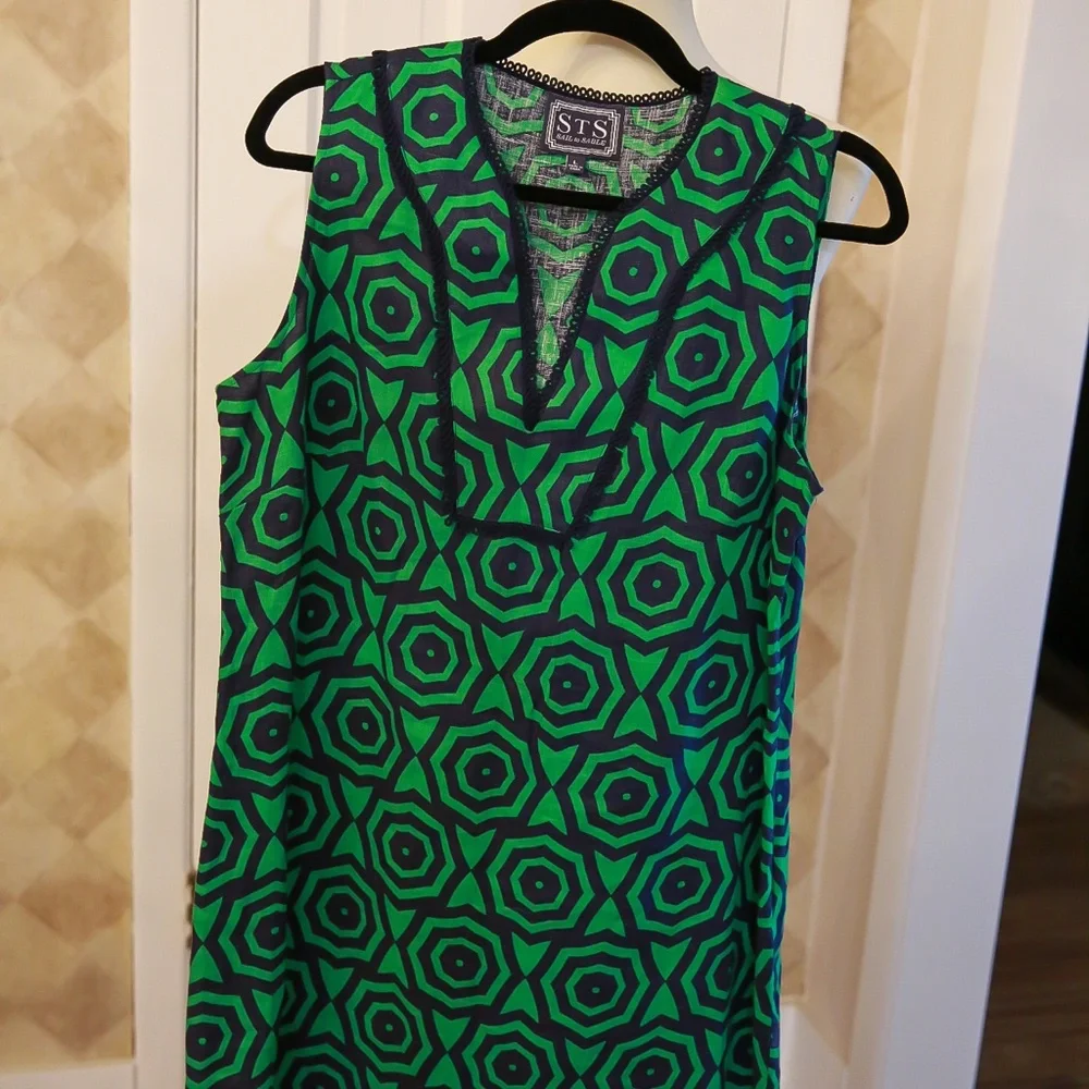 Dress - Picture 2 of 2